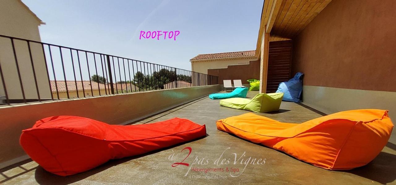 A 2 Pas Des Vignes, Hebergements Et Spa, Maison Numero 6, A Chateauneuf Du Pape 外观 照片