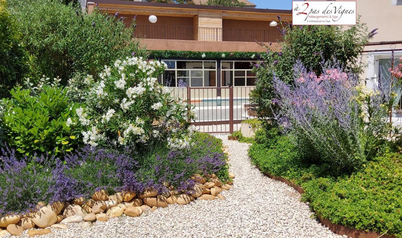 A 2 Pas Des Vignes, Hebergements Et Spa, Maison Numero 6, A Chateauneuf Du Pape 外观 照片